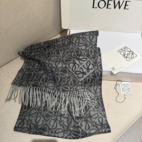 ✨💖Loewe logo winter scarf - Picture 4 of 5